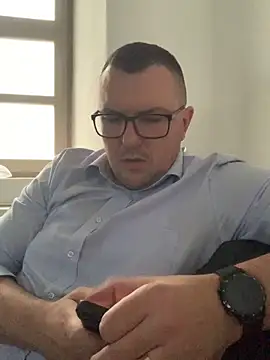 Mike8523 online show from December 21, 2025, 6:59 am