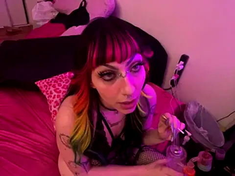 ChrryFoxx online show from November 18, 2025, 10:51 am