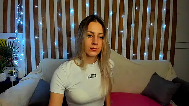 Ellen Ross online show from March 2, 2025, 7:21 am