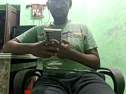 wildfun  online show from December 5, 2025, 8:35 am