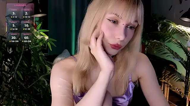 Snapshot of Cherry_Bite chatting on October 23, 2025, 10:30 pm Cherry Bite online show from October 23, 2025, 10:30 pm