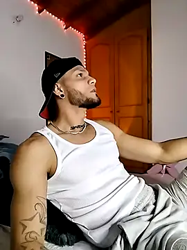 morenosiam online show from November 26, 2025, 4:01 am