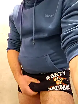 Mpinios online show from April 2, 2026, 8:04 pm