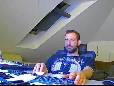 gryzoon online show from October 4, 2025, 10:11 pm