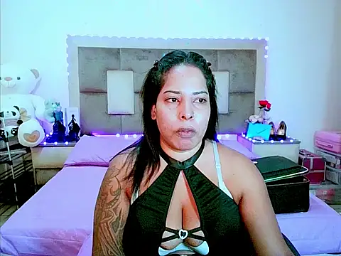 Snapshot of indiantopaz694u chatting on May 22, 2026, 4:32 am indiantopaz694u online show from May 22, 2026, 4:32 am