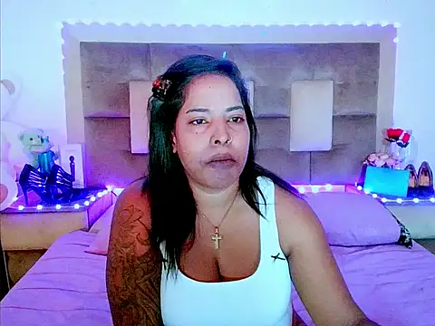 Snapshot of indiantopaz694u chatting on May 6, 2026, 4:05 am indiantopaz694u online show from May 6, 2026, 4:05 am