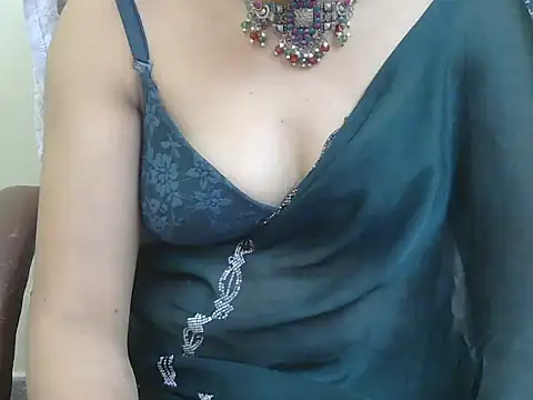 Lovely Manvi online show from November 5, 2025, 4:21 pm