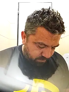 Snapshot of Alexander18edd chatting on October 7, 2025, 10:38 am Alexander18edd online show from October 7, 2025, 10:38 am