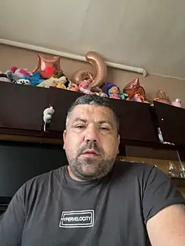 Snapshot of Alexander18edd chatting on September 20, 2025, 6:18 am Alexander18edd online show from September 20, 2025, 6:18 am