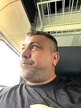 Snapshot of Alexander18edd chatting on September 14, 2025, 8:37 am Alexander18edd online show from September 14, 2025, 8:37 am