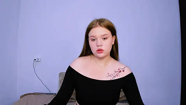 LaseyMoon online show from January 14, 2026, 1:42 am