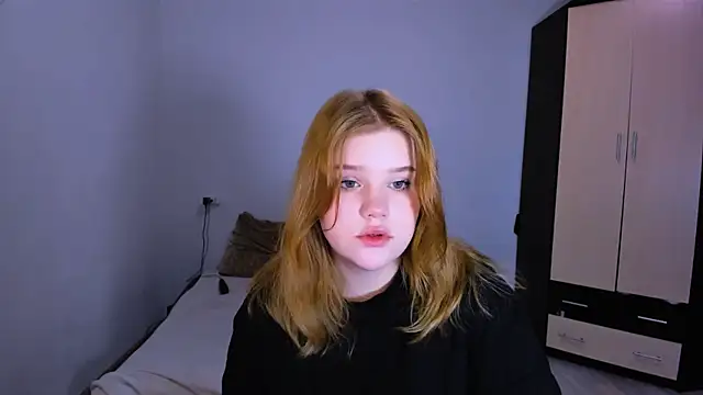 LaseyMoon online show from December 20, 2025, 1:41 am