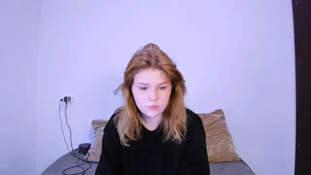 LaseyMoon online show from November 2, 2025, 10:48 pm