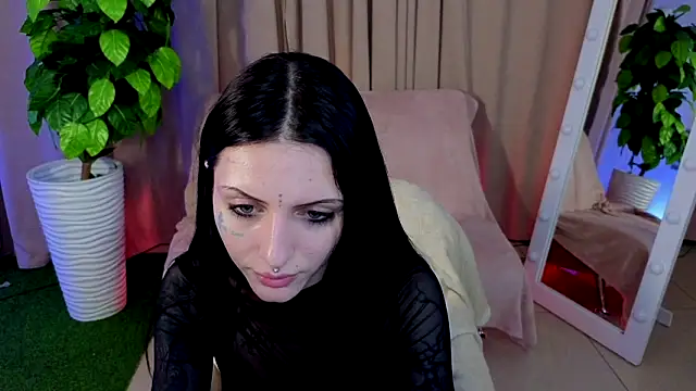 Jenniferay online show from February 26, 2025, 1:22 pm