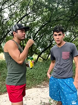 Snapshot of twinks_28 chatting on November 25, 2025, 7:03 pm twinks 28 online show from November 25, 2025, 7:03 pm