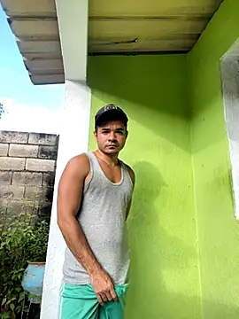 Snapshot of twinks_28 chatting on September 15, 2025, 11:32 am twinks 28 online show from September 15, 2025, 11:32 am