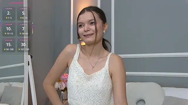 Snapshot of AsterQuinn chatting on September 24, 2025, 3:29 pm AsterQuinn online show from September 24, 2025, 3:29 pm