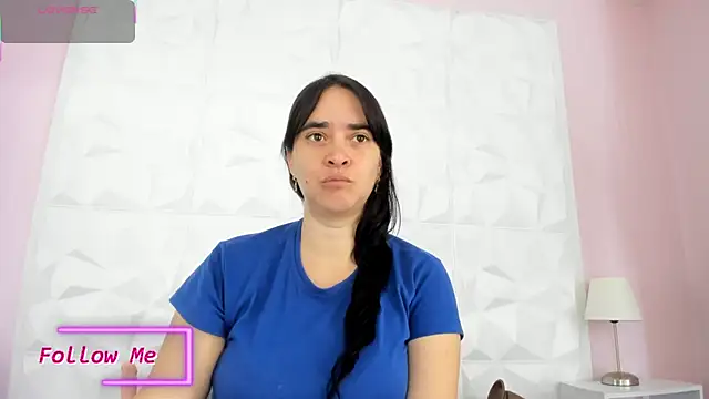 Snapshot of Valeriagomez_ chatting on November 20, 2025, 12:06 pm Valeriagomez online show from November 20, 2025, 12:06 pm