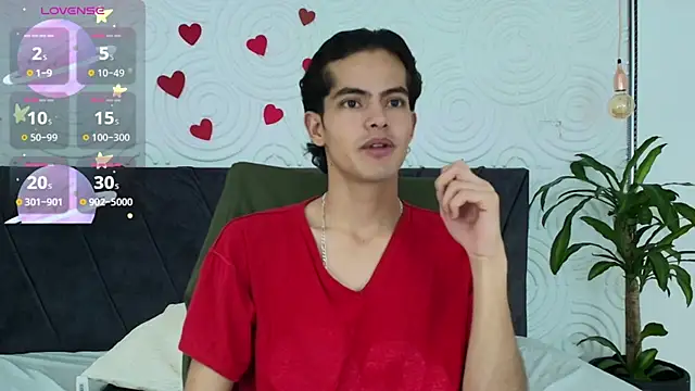 Snapshot of Maximoherrera_16 chatting on April 22, 2026, 7:09 pm Maximoherrera 16 online show from April 22, 2026, 7:09 pm