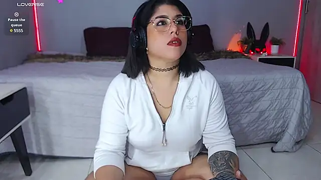 Veronika metal online show from February 26, 2025, 2:38 pm