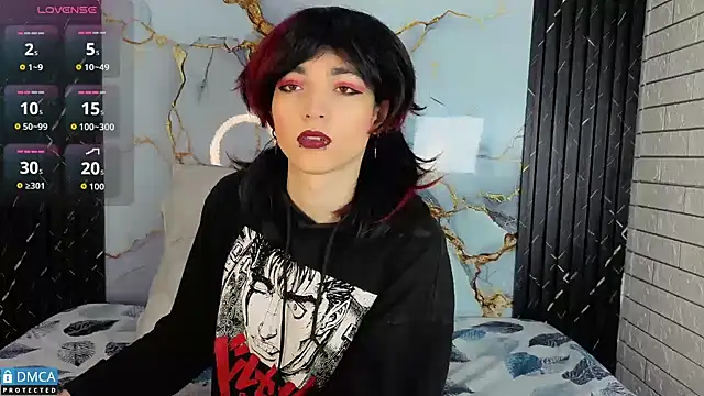 Snapshot of MaeveKuro chatting on October 28, 2025, 3:07 am MaeveKuro online show from October 28, 2025, 3:07 am