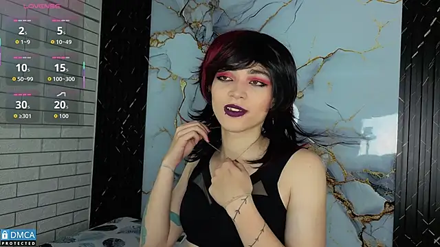 Snapshot of MaeveKuro chatting on November 13, 2025, 3:10 am MaeveKuro online show from November 13, 2025, 3:10 am