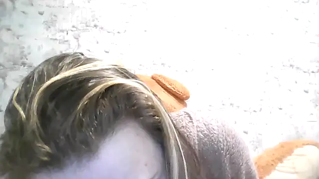 Eveline May online show from February 4, 2026, 4:02 pm