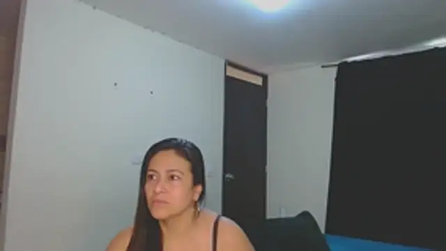 roxanasexy2025 online show from December 2, 2025, 12:29 pm