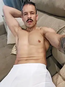 Snapshot of juniortche1313 chatting on February 27, 2025, 5:05 pm juniortche1313 online show from February 27, 2025, 5:05 pm