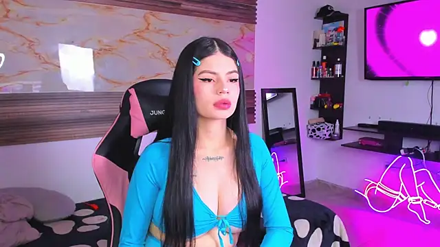 Cloe roouse online show from November 13, 2025, 8:24 pm