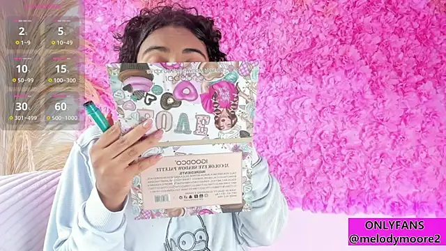 Snapshot of Melodymoore_ chatting on October 24, 2025, 10:20 pm Melodymoore online show from October 24, 2025, 10:20 pm