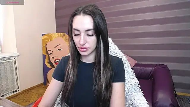 JenniferStone online show from April 4, 2026, 8:54 am