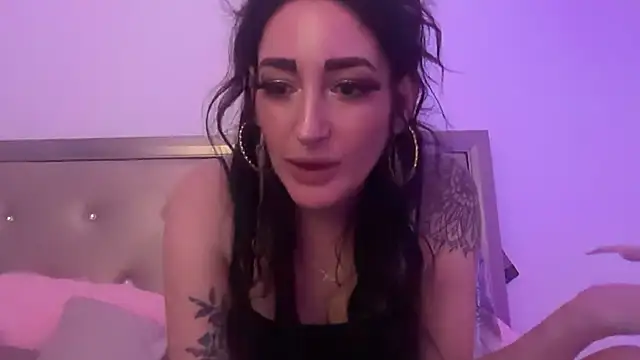 Snapshot of IvyyRosee88 chatting on October 4, 2025, 7:32 am IvyyRosee88 online show from October 4, 2025, 7:32 am