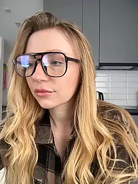 EvaBrooklyn online show from March 20, 2025, 11:38 am