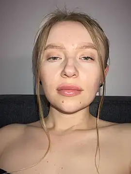 EvaBrooklyn online show from March 10, 2025, 4:46 pm