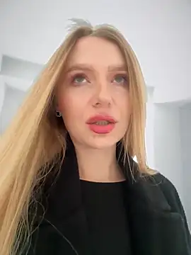 EvaBrooklyn online show from March 13, 2025, 3:39 pm