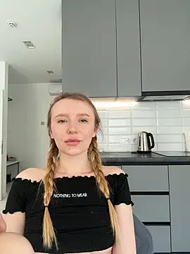 EvaBrooklyn online show from March 7, 2025, 9:40 am