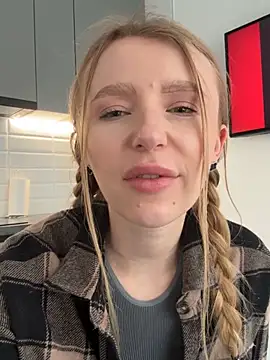 EvaBrooklyn online show from March 3, 2025, 1:01 pm