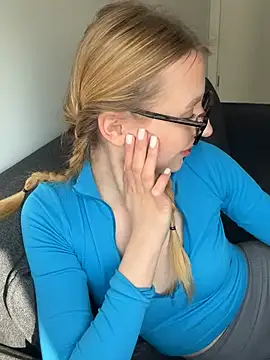 EvaBrooklyn online show from February 27, 2025, 8:56 am