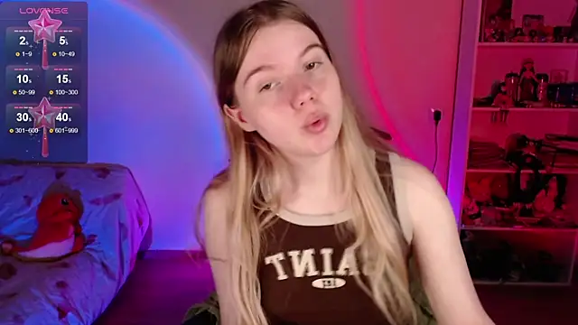 Strawberry juli online show from May 22, 2026, 3:59 am