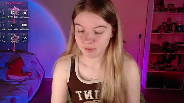 Strawberry juli online show from May 19, 2026, 5:36 am