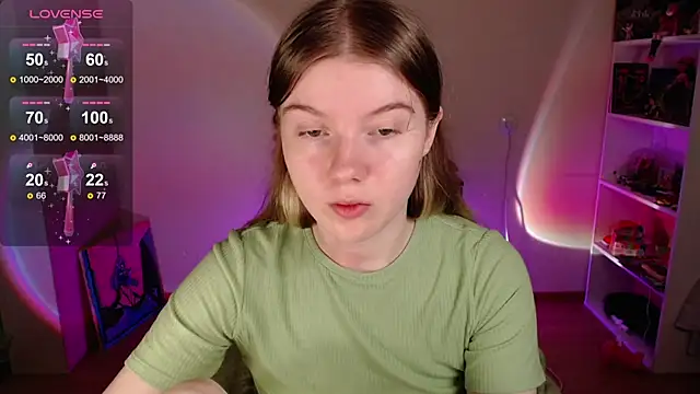 Snapshot of Strawberry_juli chatting on September 26, 2025, 5:14 am Strawberry juli online show from September 26, 2025, 5:14 am