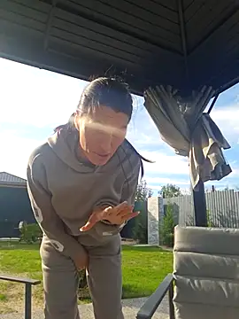 Snapshot of zoeylarkens chatting on October 5, 2025, 1:13 pm zoeylarkens online show from October 5, 2025, 1:13 pm