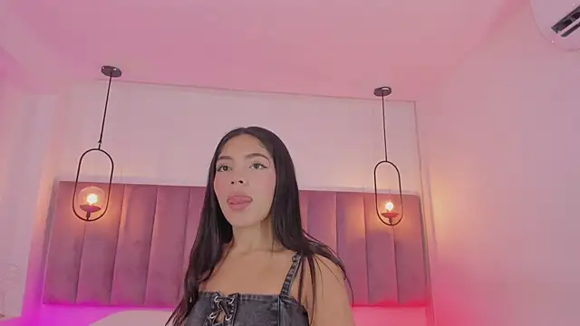 Snapshot of Haily_b chatting on December 20, 2025, 8:12 pm Haily b online show from December 20, 2025, 8:12 pm