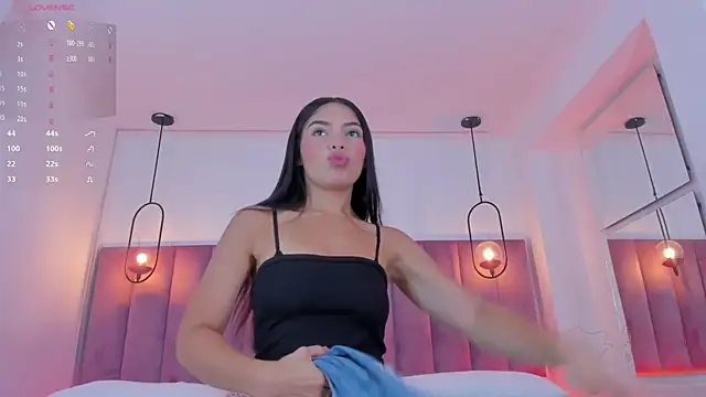 Snapshot of Haily_b chatting on November 23, 2025, 5:56 pm Haily b online show from November 23, 2025, 5:56 pm