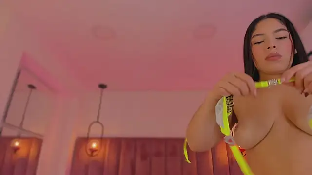 Snapshot of Haily_b chatting on February 7, 2026, 7:33 pm Haily b online show from February 7, 2026, 7:33 pm