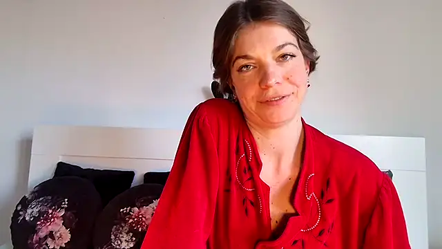 Snapshot of Rosemarie_Blu chatting on February 27, 2026, 8:25 am Rosemarie Blu online show from February 27, 2026, 8:25 am