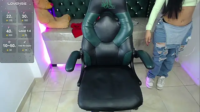 Sarah evansm online show from November 17, 2025, 2:59 am