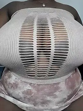 wamie12 online show from March 15, 2025, 12:47 am