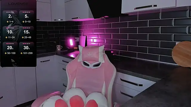 Snapshot of EmmaVictori1 chatting on February 15, 2026, 12:04 pm EmmaVictori1 online show from February 15, 2026, 12:04 pm